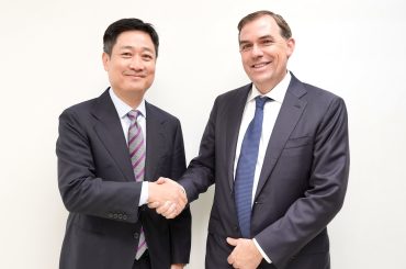 LG U+ 홍범식 대표, AWS CEO와 경주 APEC서 회동… 양사 협력 방안 논의